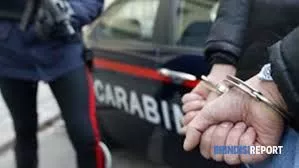 Arresto d un ladro effettuato dai Carabinieri di Ivrea