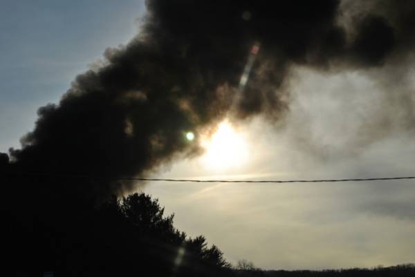 In foto l´incendio ai capannoni della CellTel di Scarmagno 2