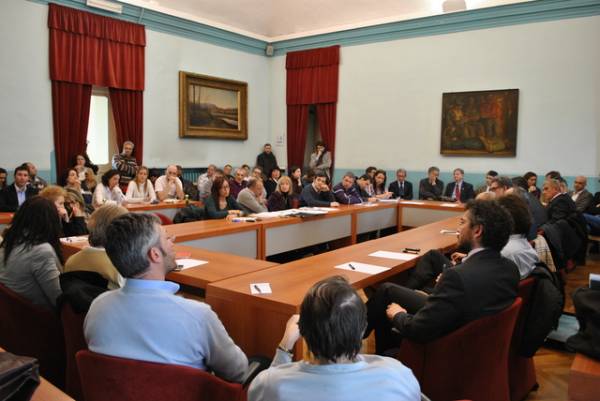 In foto il tavolo di crisi per Scarmagno