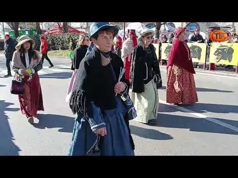 immagine di anteprima del video: Storico Carnevale di Ivrea 2026 - sfilata gruppi e bande...