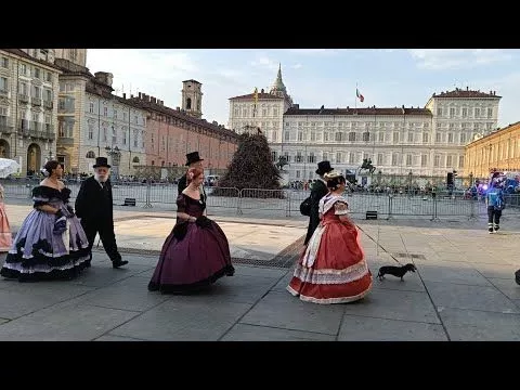 immagine di anteprima del video: La Festa di San Giovanni 2026 a Torino, tra Sfilata e Far&ograve;