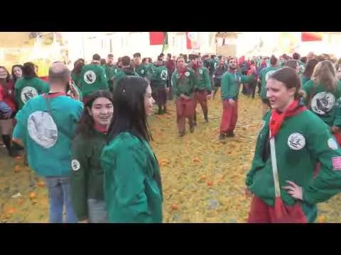 immagine di anteprima del video: @Ivrea, Carnevale, martedì 13 febbraio 2024, 2° p.te tiro e