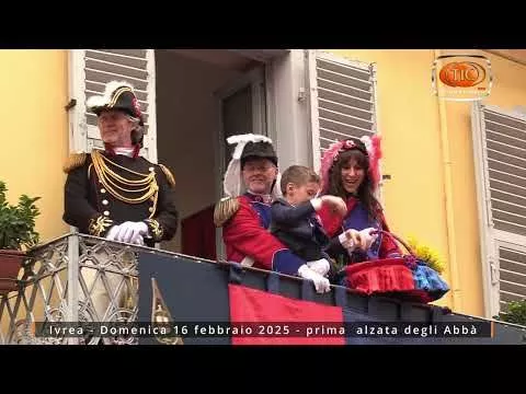 immagine di anteprima del video: Storico Carnevale di Ivrea, prima alzata degli Abbà