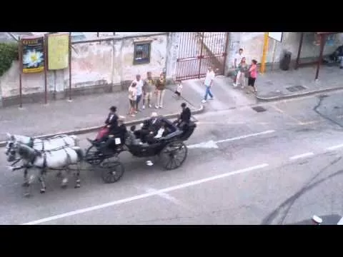 immagine di anteprima del video: Ivrea: San Savino 2015, la sfilata delle carrozze