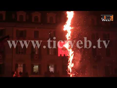 immagine di anteprima del video: Storico Carnevale di Ivrea 2014, tutto o quasi, in 2 minuti,...