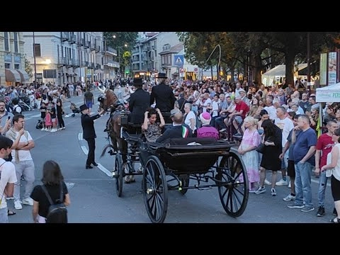 immagine di anteprima del video: Ivrea, San Savino 2023, sfilata delle carrozze