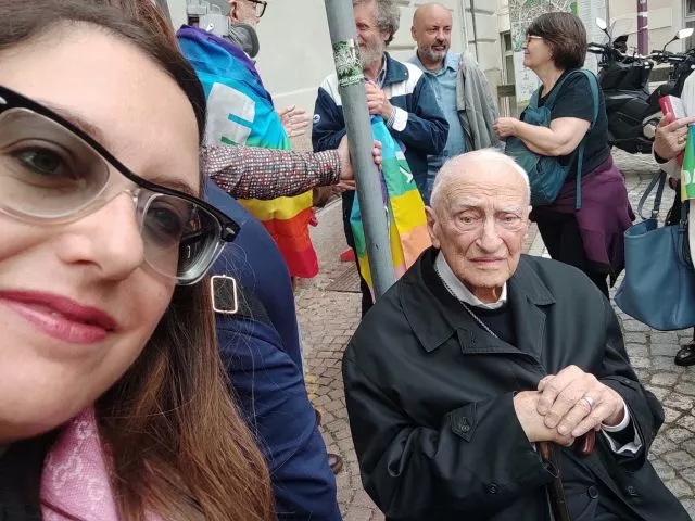 In foto Monsignor Luigi Bettazzi con Désirée Gabella