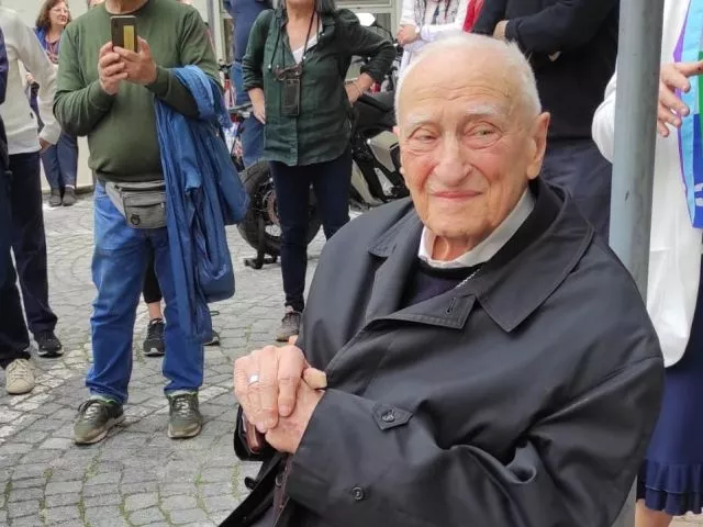 In foto Monsignor Luigi Bettazzi